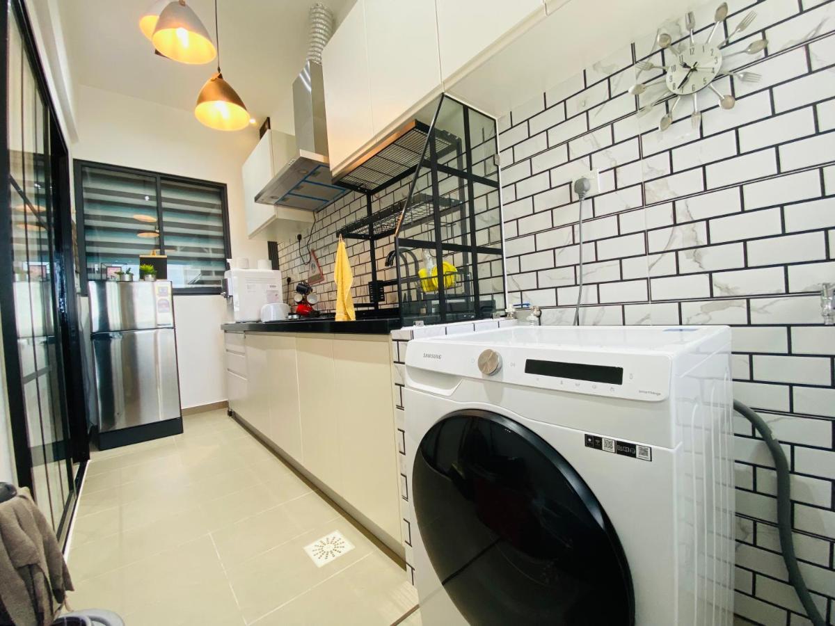 Orang Utan Guest House Monthly Sandakan Esterno foto